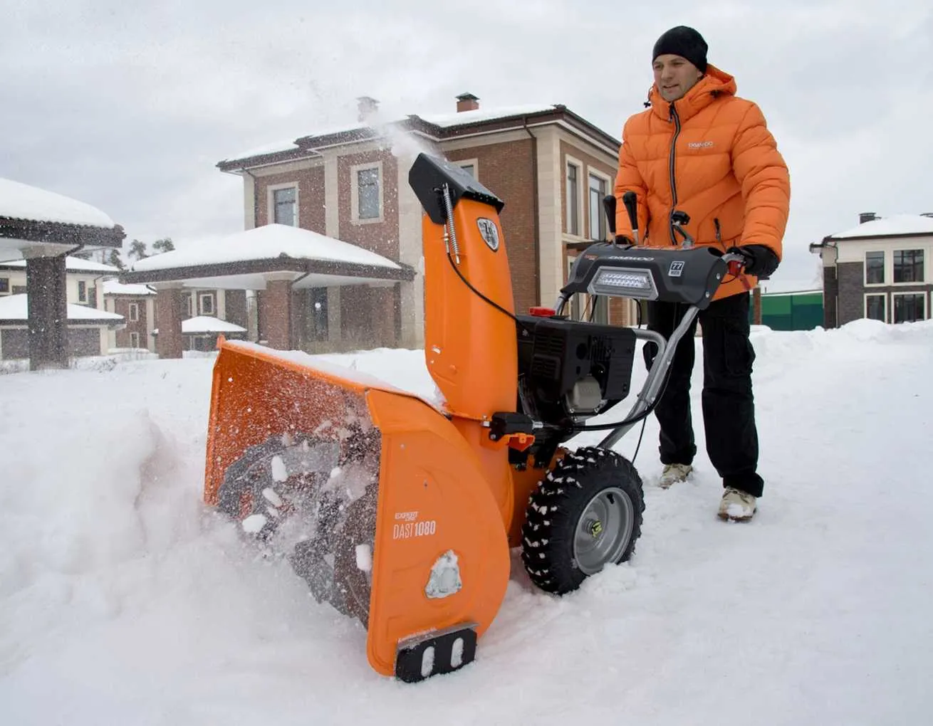 Снегоуборщик бензиновый DAEWOO (Дэу) DAST 1080 (старый дизайн)